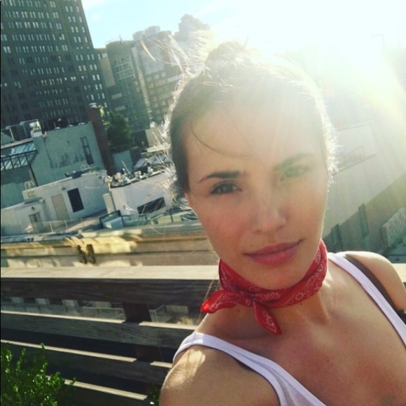 Meet your Posher, Evelyn - Picture 1 of 1